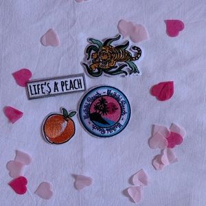 NWOT Set of 4 Patches ✨🍑